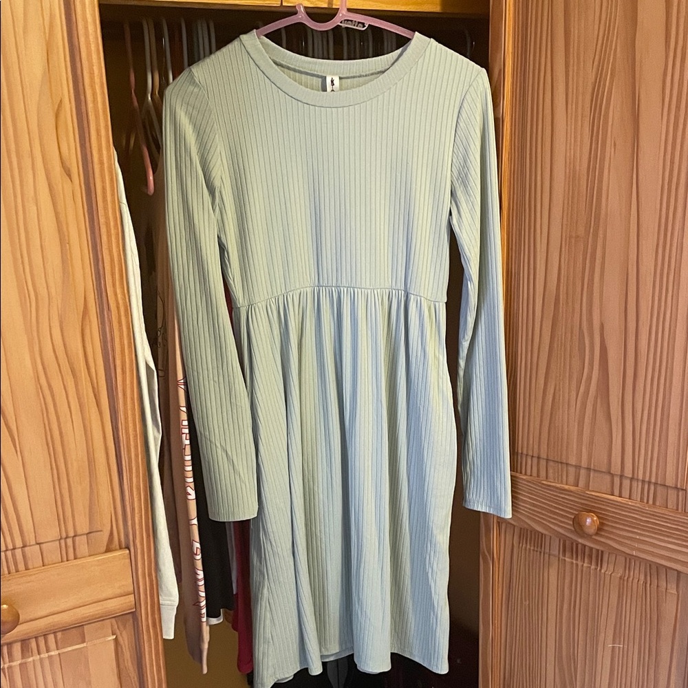 Long Sleeve Ribbed Dress - Light Green
